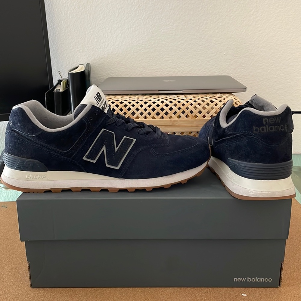 NEW BALANCE Dark Blue Suede Sneakers Shoes US8.6 EU 42 Men ML574EMA NWOT
